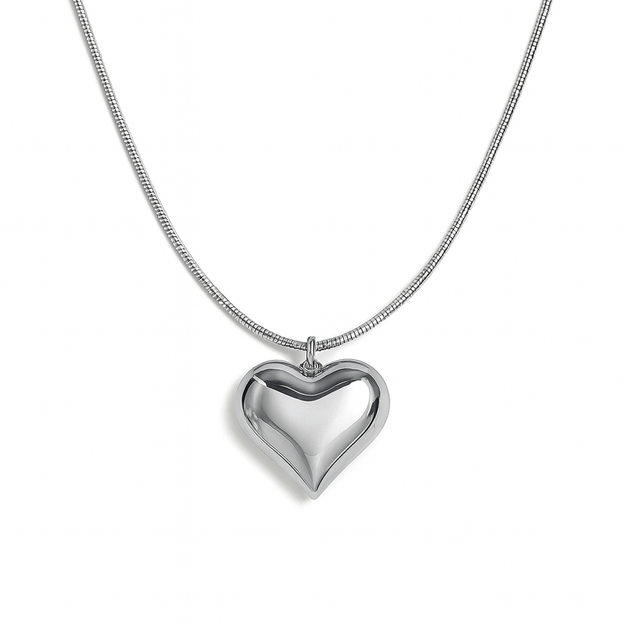 Sweetheart– Waterproof zilveren ketting op witte achtergrond – Meena Rotterdam