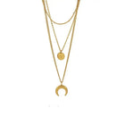 Moon – Waterproof gouden ketting op witte achtergrond – Meena Rotterdam