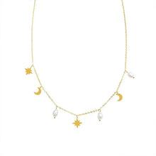 Pearl – Waterproof gouden sieraad op witte achtergrond – Meena Rotterdam