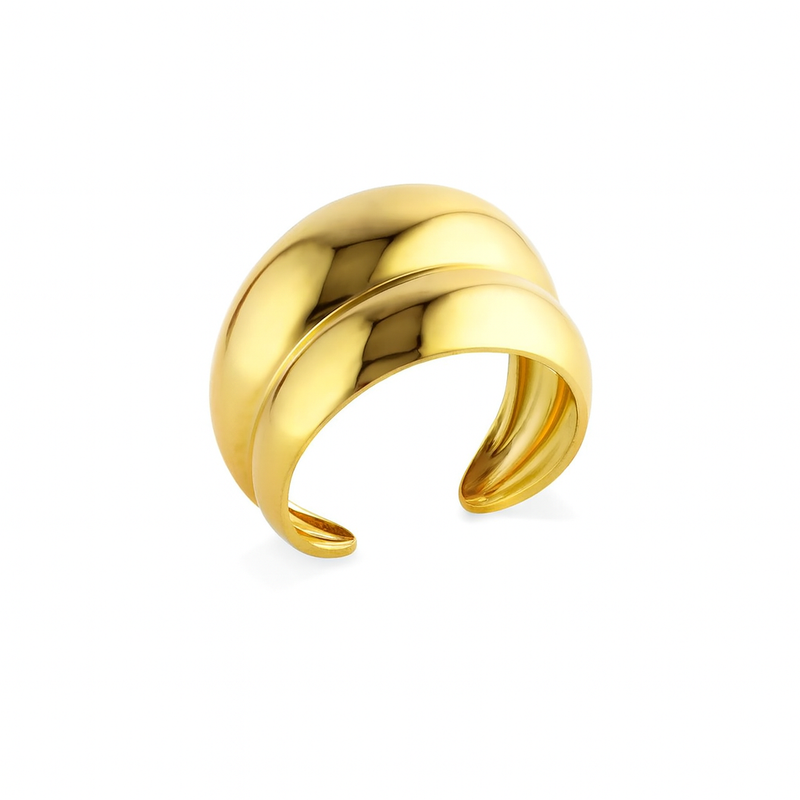 Posh – Waterproof gouden ring op witte achtergrond – Meena Rotterdam